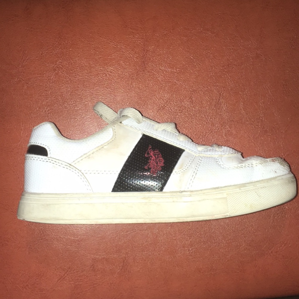 Little boys is polo assn. shoes